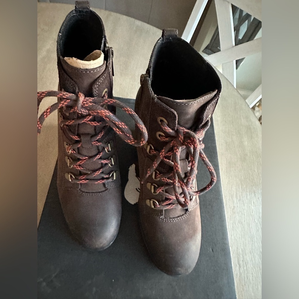 Sorel Joan uptown lace blackened Brown Lace-Up Boots 8.5 - Picture 3 of 5